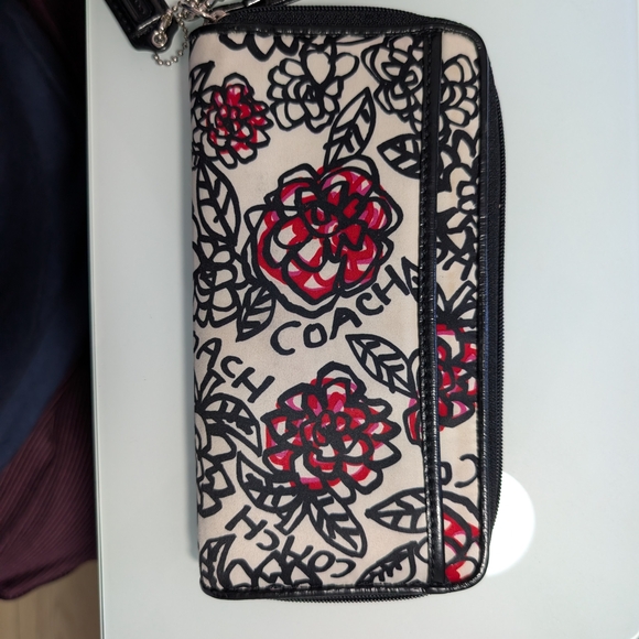 Coach Poppy Floral Graffiti Wristlet Wallet - Picture 3 of 4